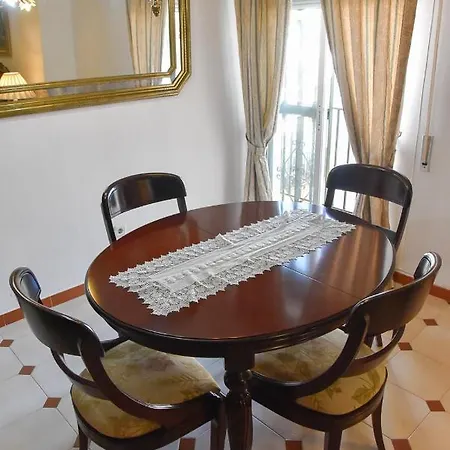 Martinez Homestay *